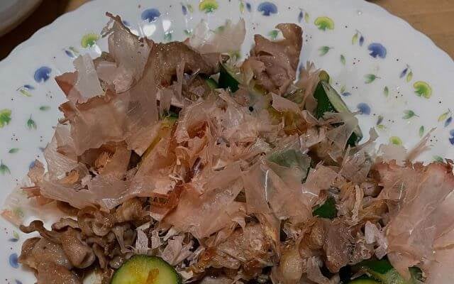 田中卓志、きゅうりと豚肉の炒めものを披露！麺つゆと梅で仕上げたさっぱり夏レシピ