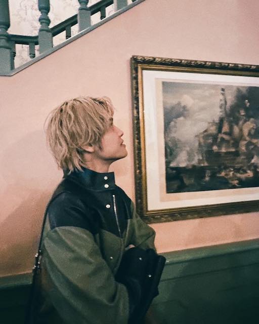 中間淳太がディズニーでの最新ショットを公開👀💛「カリブの海賊の匂いが大好きすぎて毎日嗅いでいたい」