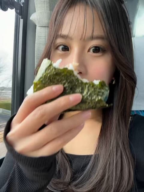 「前髪生まれました」美人フリーアナがホークスキャンプツアー前に激カワムービーを投稿