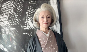 「羽織をはおりました…」夏木マリ、品格漂う着物姿に注目集まる