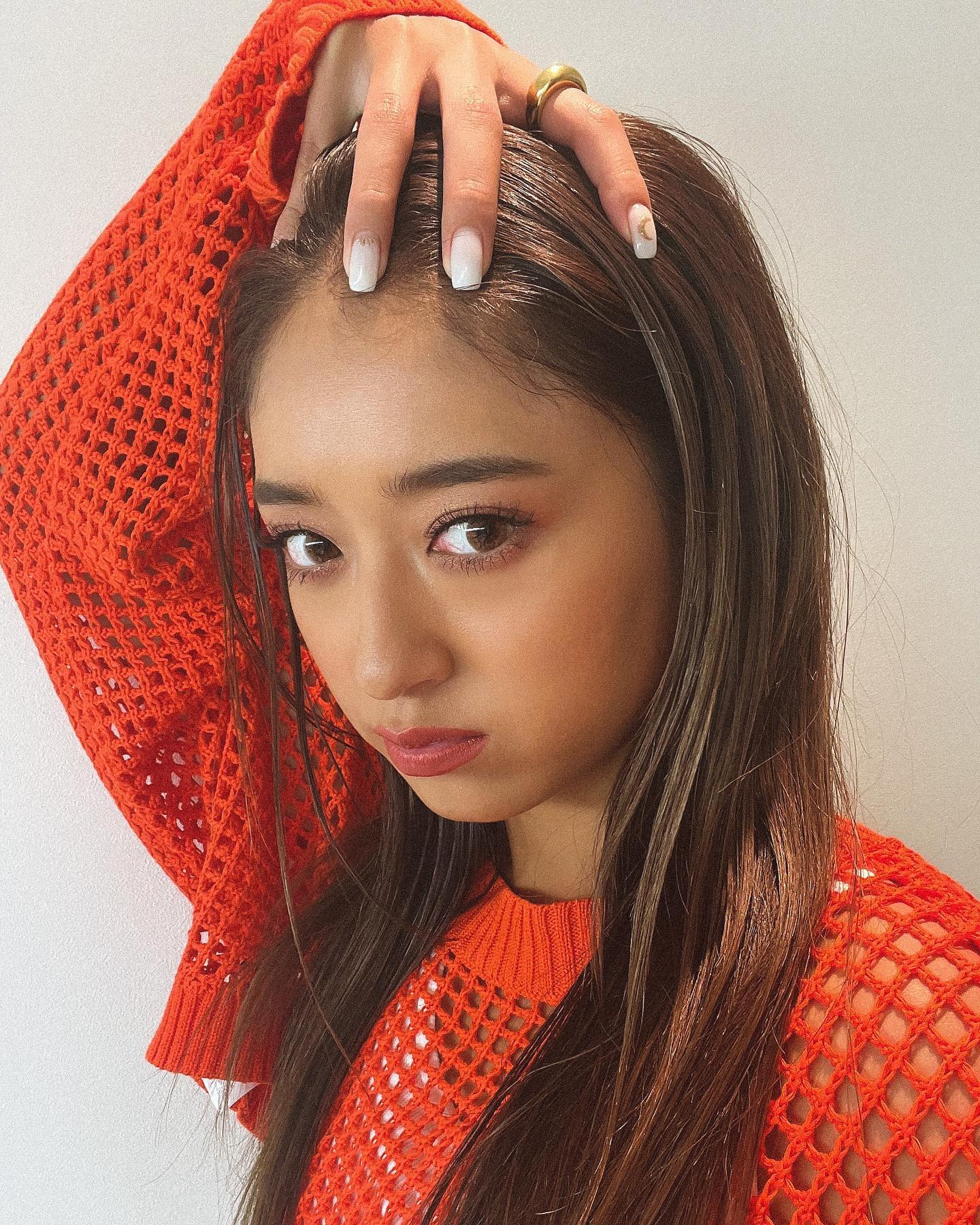 みちょぱさんが“日焼けに映える”ネイルを披露💅