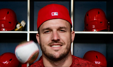 MLB 驚異の記録！“誕生日に5本塁打”マイク・トラウト、34歳の祝福にファン歓喜