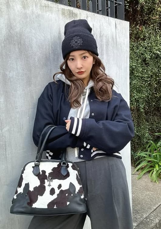 「ストリートとガーリーどっち？」ともちんの質問にコメント殺到‼「可愛すぎる」「選べない‼」