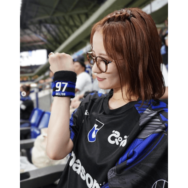 小嶋花梨が”可愛すぎるユニフォーム”を着て参戦！ファン「真のサポーターです」と称賛