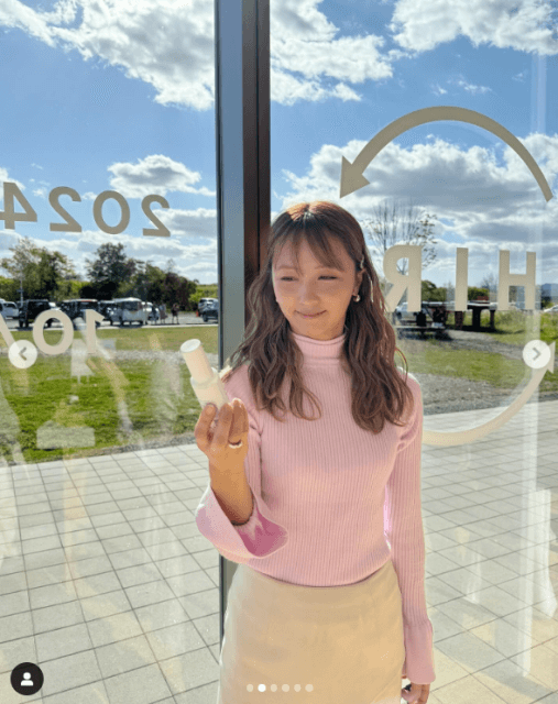 「砂川にいるなんて」人気歌手兼ダンサーが「SHIRO」で香水作りを体験！