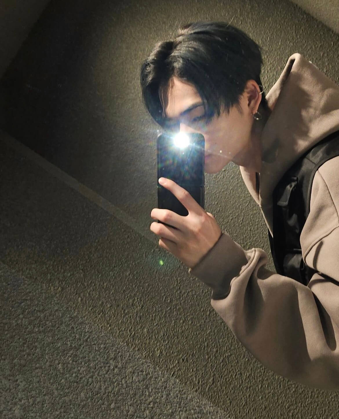 「イケメンすぎるマジ😭😭😭😭😭😭😭」ENHYPEN・ニキがNew hairを公開🖤🧡