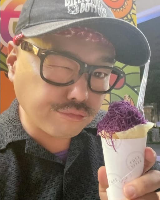 安田大サーカスクロちゃん、紅芋モンブランクレープを堪能