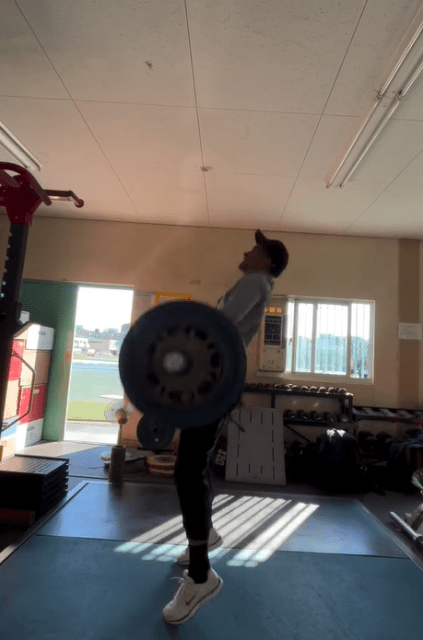 ケンブリッジ飛鳥、久々インスタ投稿で『バーベルリフティング』ムービー公開！