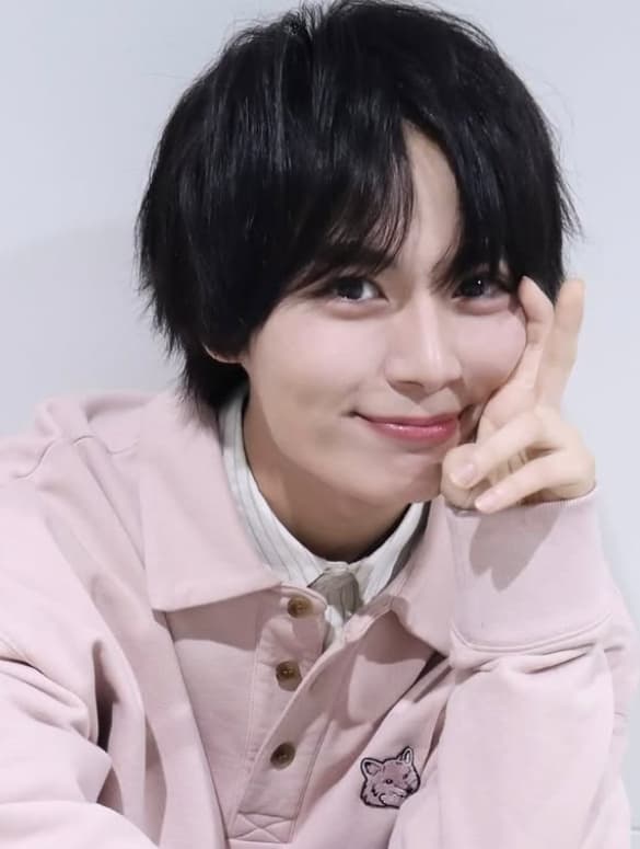 「桜色もピッタリ！」大西流星の春コーデに絶賛の嵐