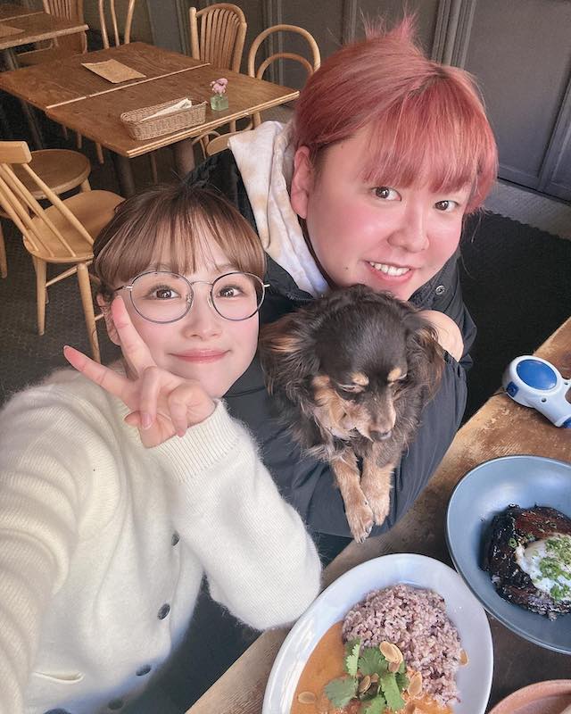 鈴木奈々が相棒とランチ🍽「私が悩んでる時にいつも支えてくれる」