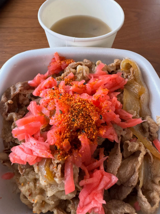 小沢仁志、年末の朝は吉牛から　日常にじむ投稿に反響