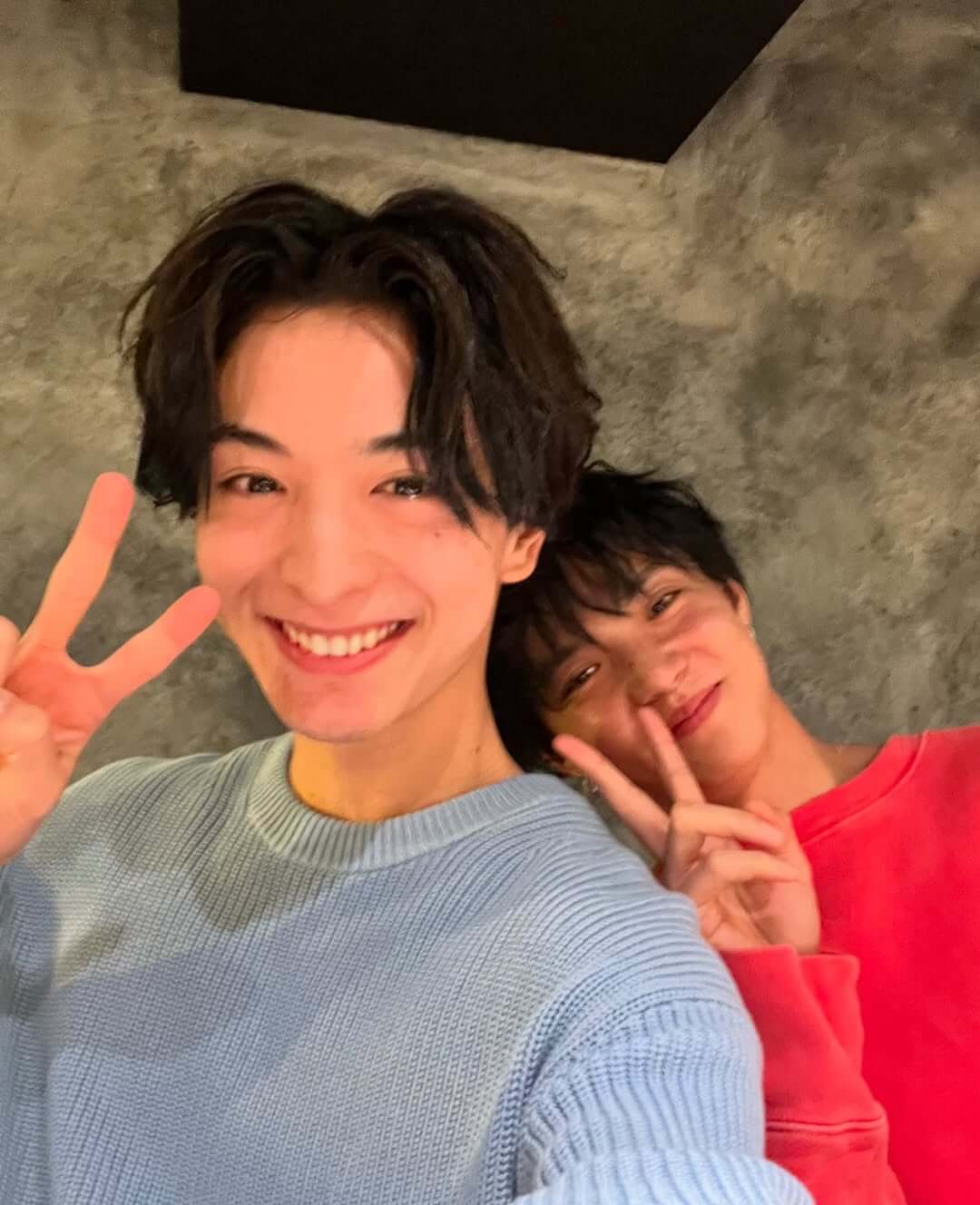 FANTASTICSの木村慧人が同グループの佐藤大樹の誕生日をお祝い！