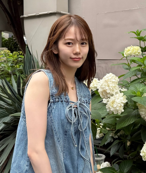 「紫陽花×美女が強すぎる！」川口葵の懐かしショットにファン悶絶！“コナンT”にも注目