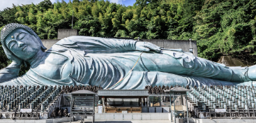 「こんな顔で毎日過ごしたい！」SHOCK EYE、南蔵院の涅槃像に癒される