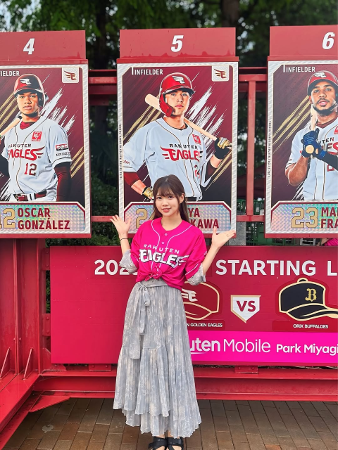 地元イーグルスファンのアイドル・立花あこ、"マイヒーローのスタメンパネル"と可愛すぎる笑顔でパシャリ！