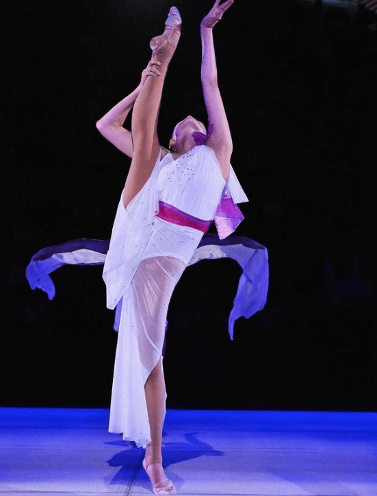 「もはやアート！」美女新体操選手の今岡里奈、”究極軟体”の絶技ショットを披露しファン歓喜！