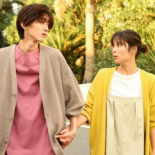 胸キュンシーンに反響続々😳広瀬アリス＆道枝駿佑の手繋ぎショット👀