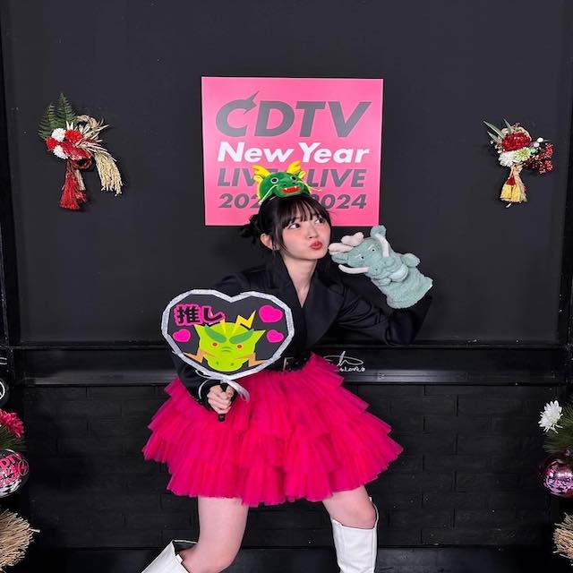 「可愛すぎる！女神！！」鈴木愛理の衣装にファン騒然💖