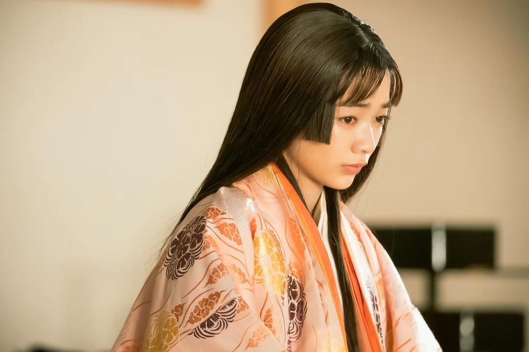 彰子役・見上愛の着物姿に「いとあはれなり」