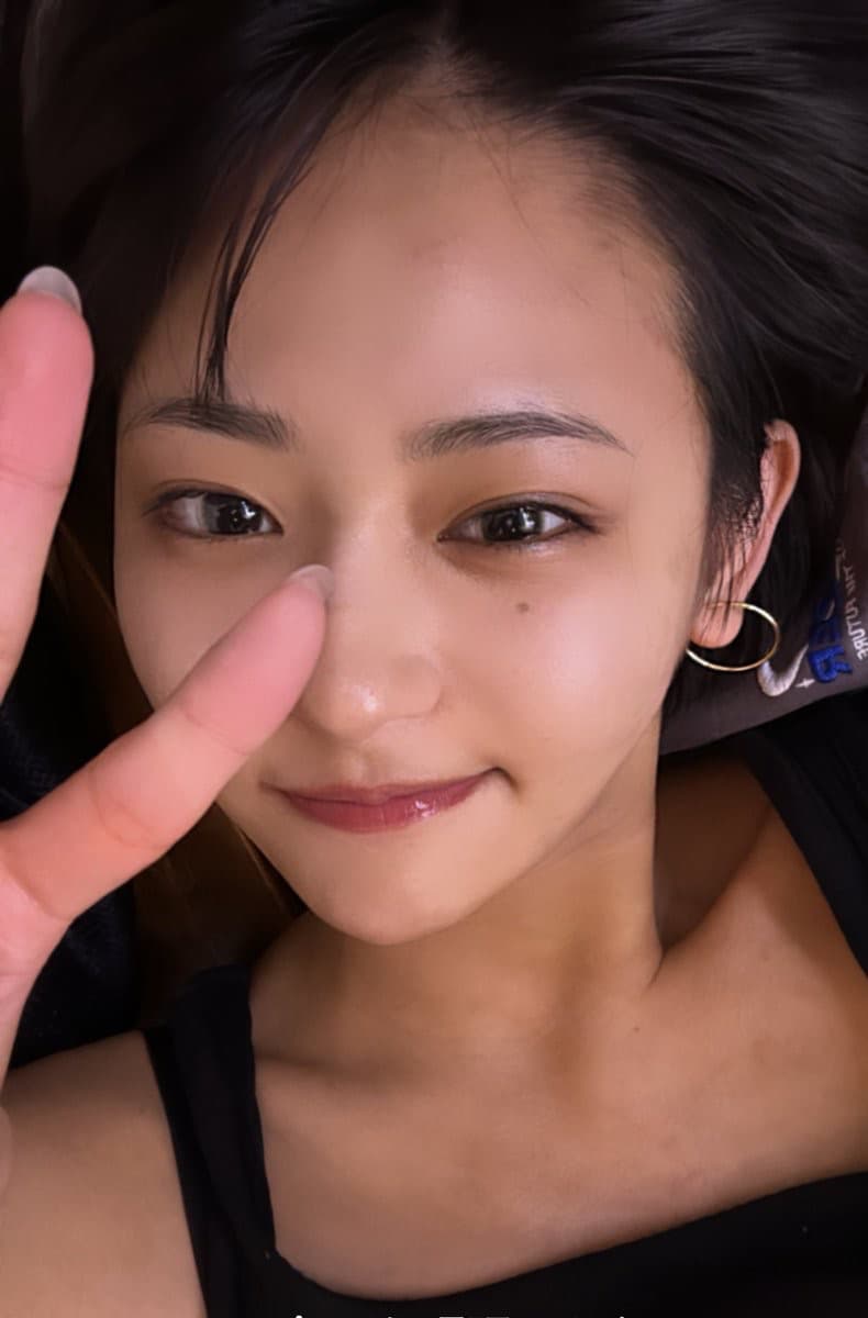 すみぽんが笑顔の自撮りショットを投稿　ピースサインと前向きなひと言も