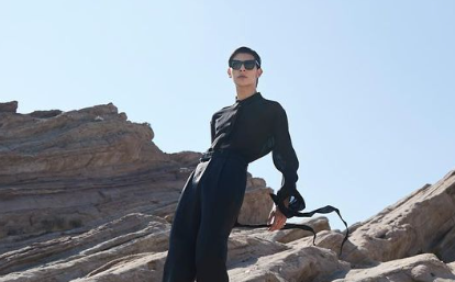 20歳になったラウール、10頭身！？のスタイル抜群写真を公開📸「1枚1枚が芸術作品」