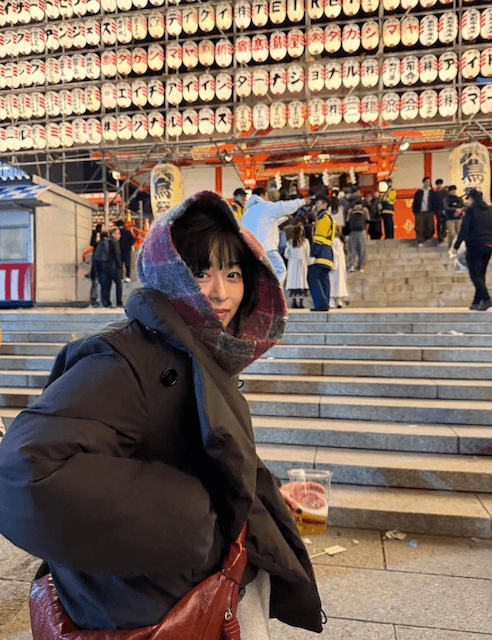 人気女優のオフショット公開に「マフラーの巻き方可愛すぎる」