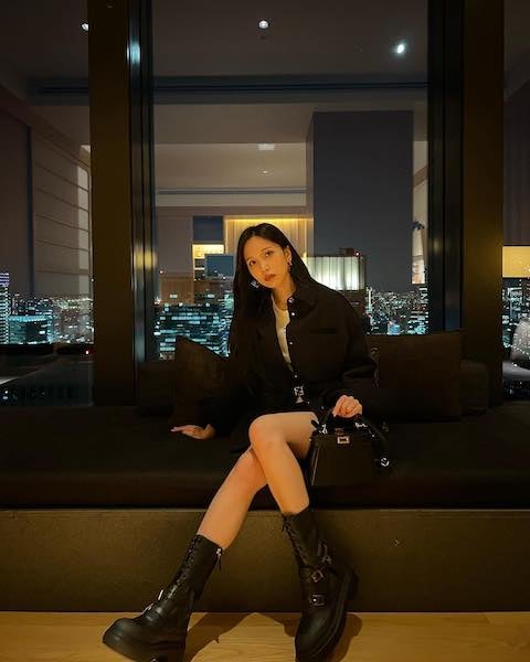 TWICE・ミナ ブラックコーデが綺麗すぎる✨🍷「ねぇ見てられないくらい綺麗だね⁉️」