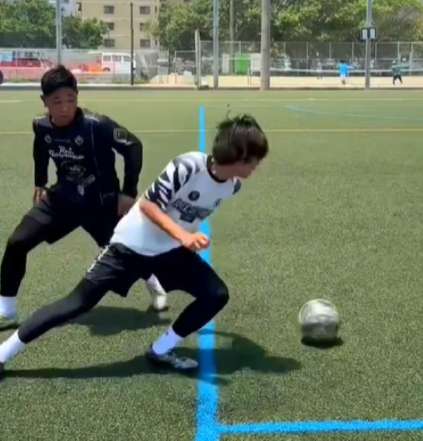 「相手を背負ってる時に使える」レガテドリブル塾・Takuya スタイリッシュなテクを披露！