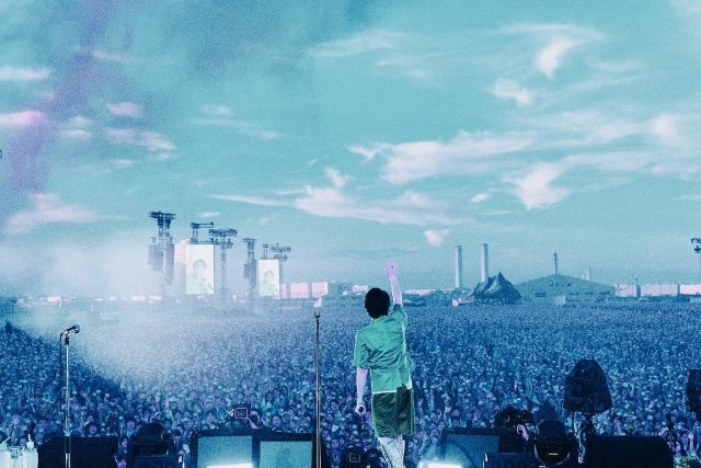 Mrs. GREEN APPLE大森元貴が魅せた「覚悟の背中」、数万人を包んだ幻想のライブ空間が圧巻