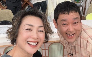 香坂みゆきが収録前にリラックスショット公開！冬のお鍋トークに期待