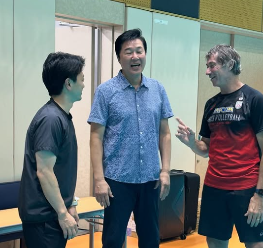 男子バレー日本代表練習を視察！川合俊一がティリ監督との交流を公開
