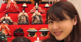 「ひな祭りムード到来！」安めぐみ、雛人形と子供たちの微笑ましいひととき