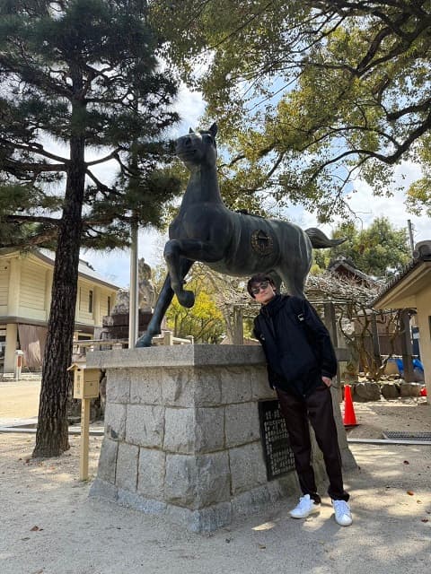 「人馬共に無事に…」大井競馬場所属騎手が藤森神社で健康祈願