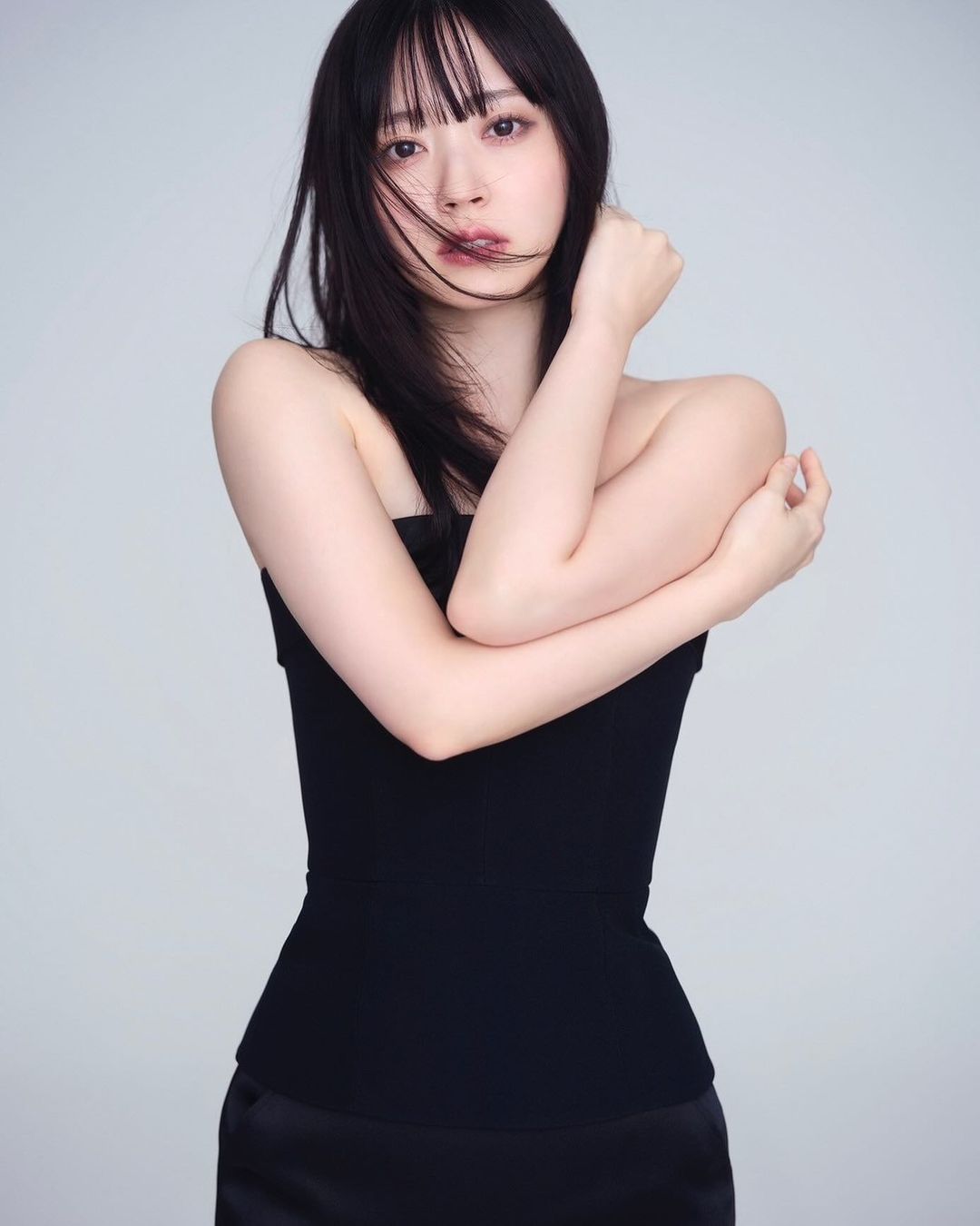 鈴木愛理 Rayのオフショットを公開！可愛すぎると話題に