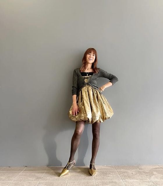 圧巻のスタイル！イベントシークレットゲストのhitomi、美しすぎる黒スト美脚にファン歓喜！