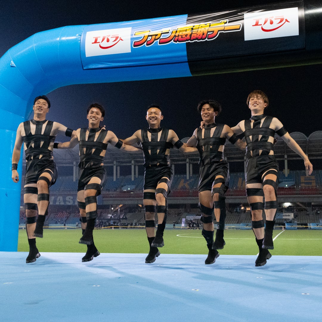 川崎フロンターレのカブレラがファン感謝デーの写真をどんどん公開！