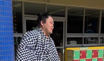 「力士と一緒にエビカニダンス！」尾上部屋、幼稚園イベントで園児と大盛り上がり