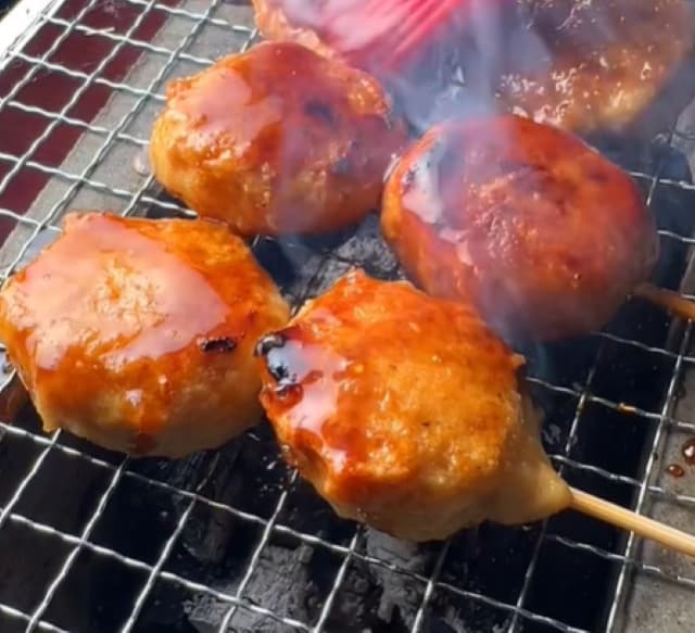 炭火で焼き鳥！香ばしい見た目が食欲をそそる！けんた食堂がレシピを公開！