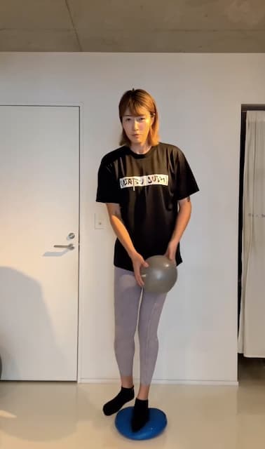 「体幹強っ」狩野舞子が安定したバランス感覚を披露！