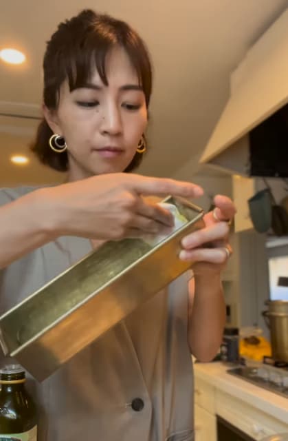 安田美沙子が母のバナナケーキをアレンジ！次男のお手伝いにも感謝