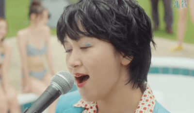 人気お笑い芸人がボーカルを務めるバンドが新曲を公開