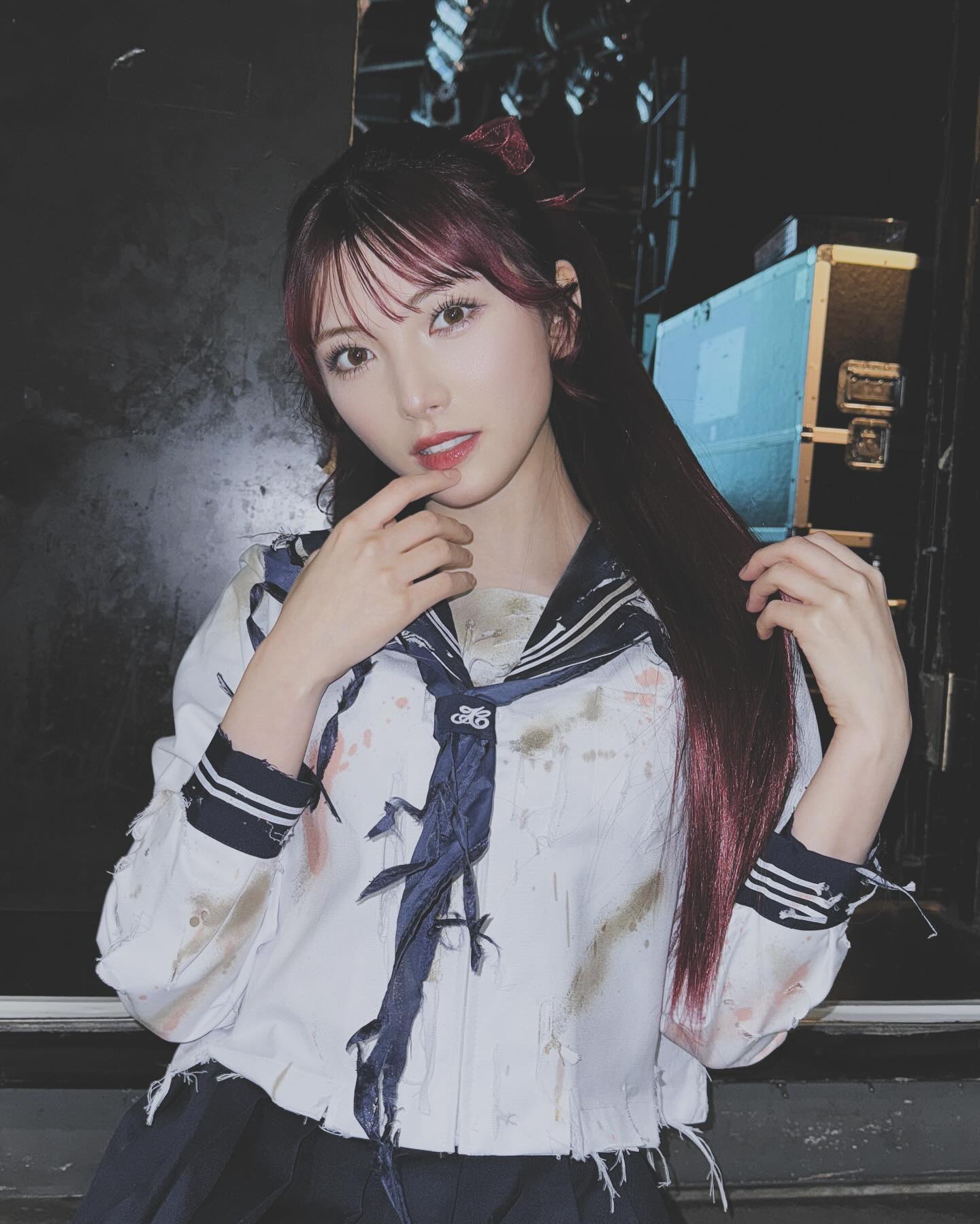 元AKB・岡田奈々、セーラー服ショットを披露