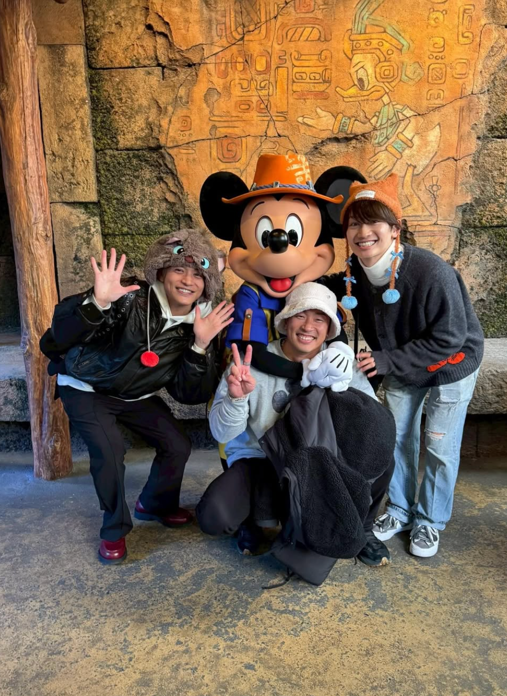 「このメンバー最高」安達了一のディズニー思い出投稿にファンほっこり