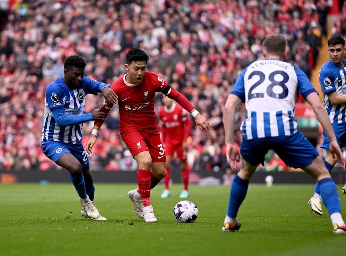 遠藤航フル出場のリヴァプールがブライトンに逆転勝利で首位浮上！