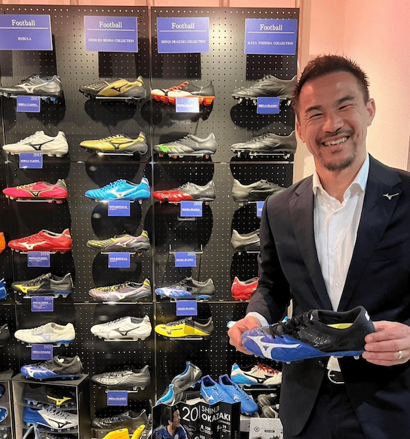 元サッカー日本代表･岡崎慎司がミズノ本社へ引退報告！