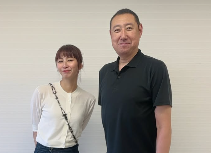 笑顔満開！秋本愛がノブコフと交流ショットを公開