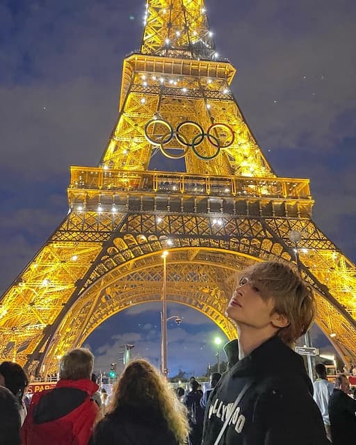 「絵になりすぎてません？」人気アイドルの最新横顔ショットが綺麗すぎると大反響