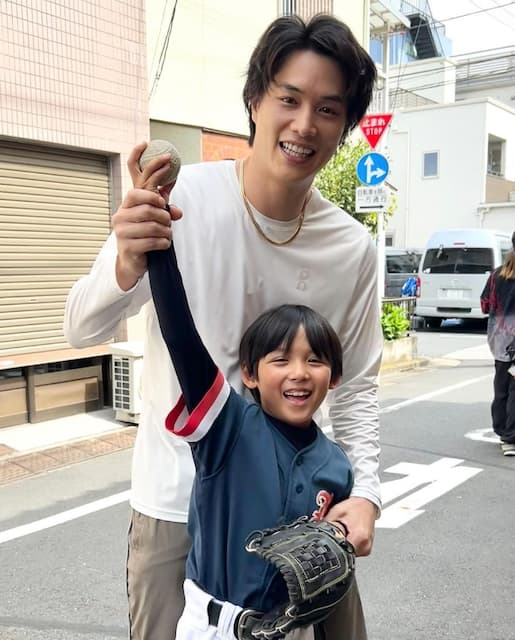 鈴木伸之、32歳の誕生日を迎えファンへ感謝を述べる