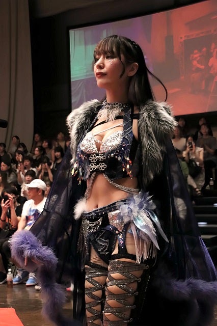 美女プロレスラー・上福ゆきがプロレス