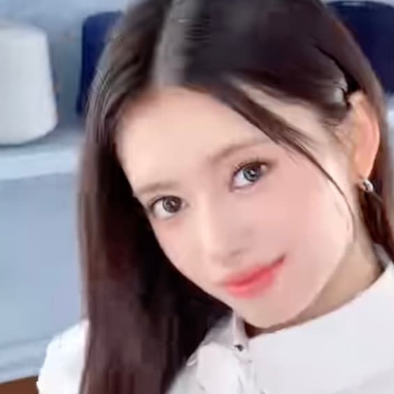 NiziU RIMA、似合いすぎる新曲衣装に身を包んでのソロ動画を公開！